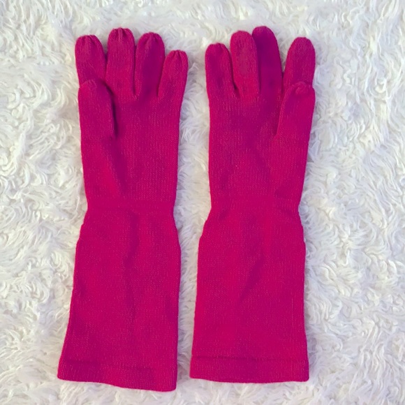 Pink gloves - Picture 2 of 5